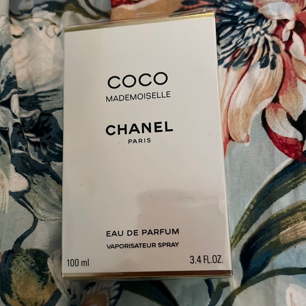 Coco mademoiselle channel Paris 3.4